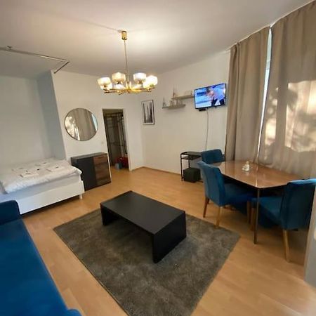 Apartment With Balcony Berlin Exterior photo